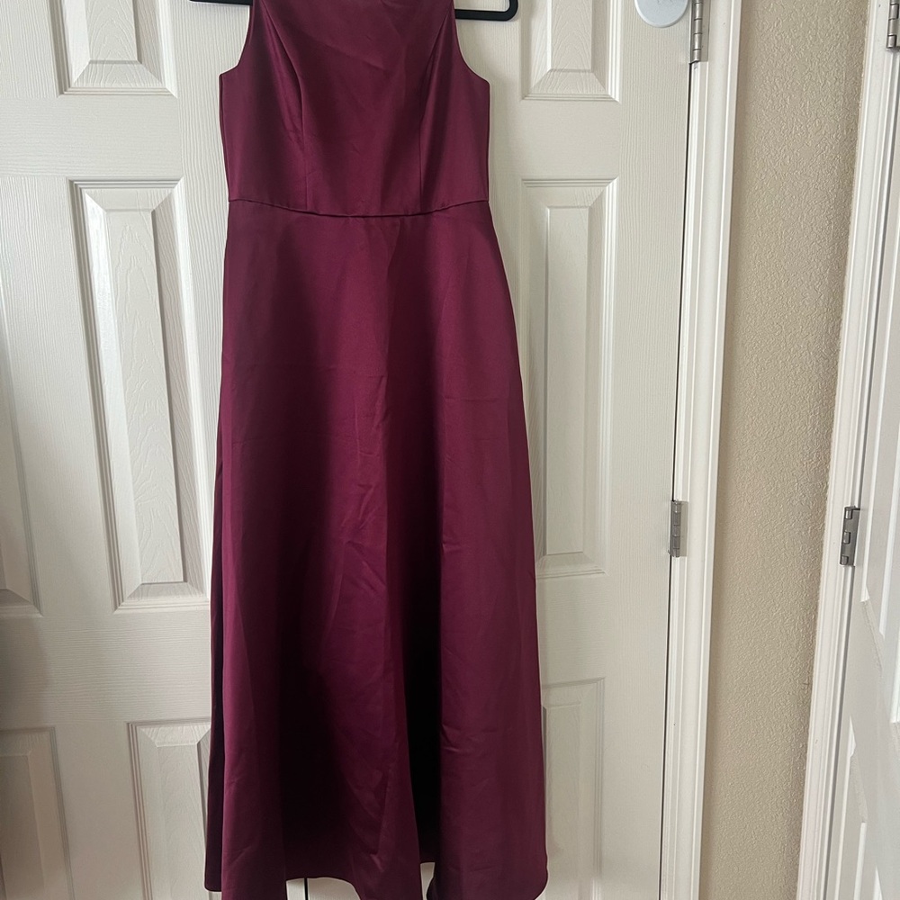 Elegant Burgundy Evening Dress